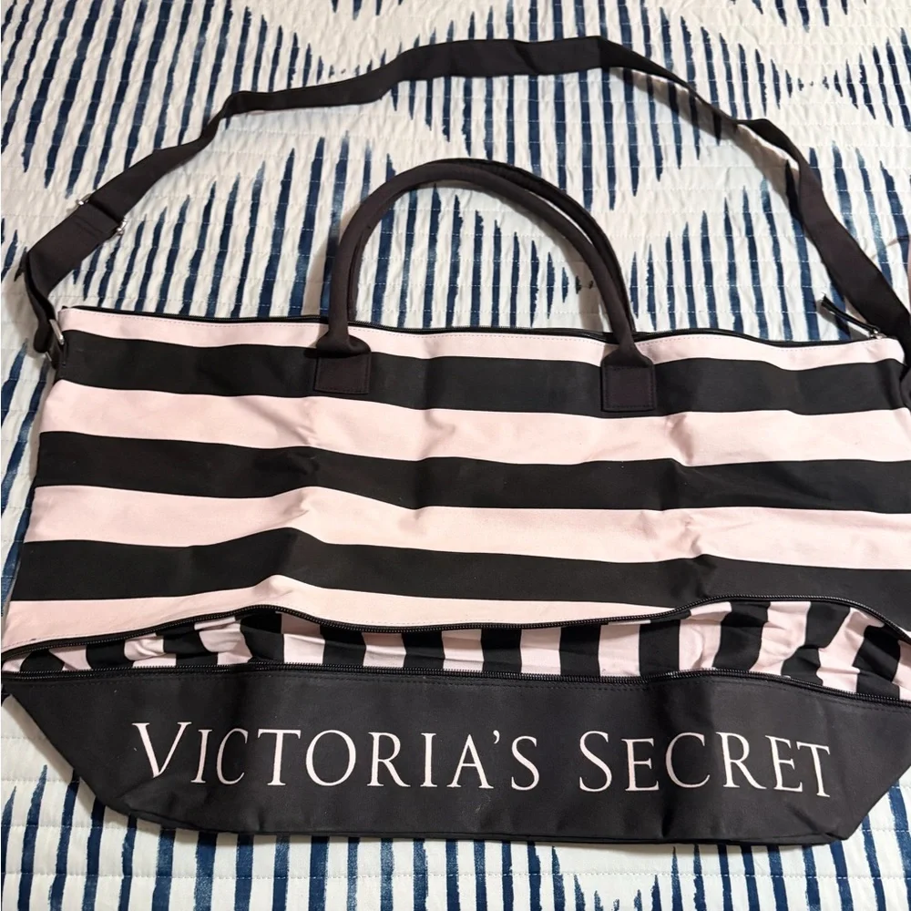 Victoria's Secret Black and Pink Tote Bag - Picture 2 of 3